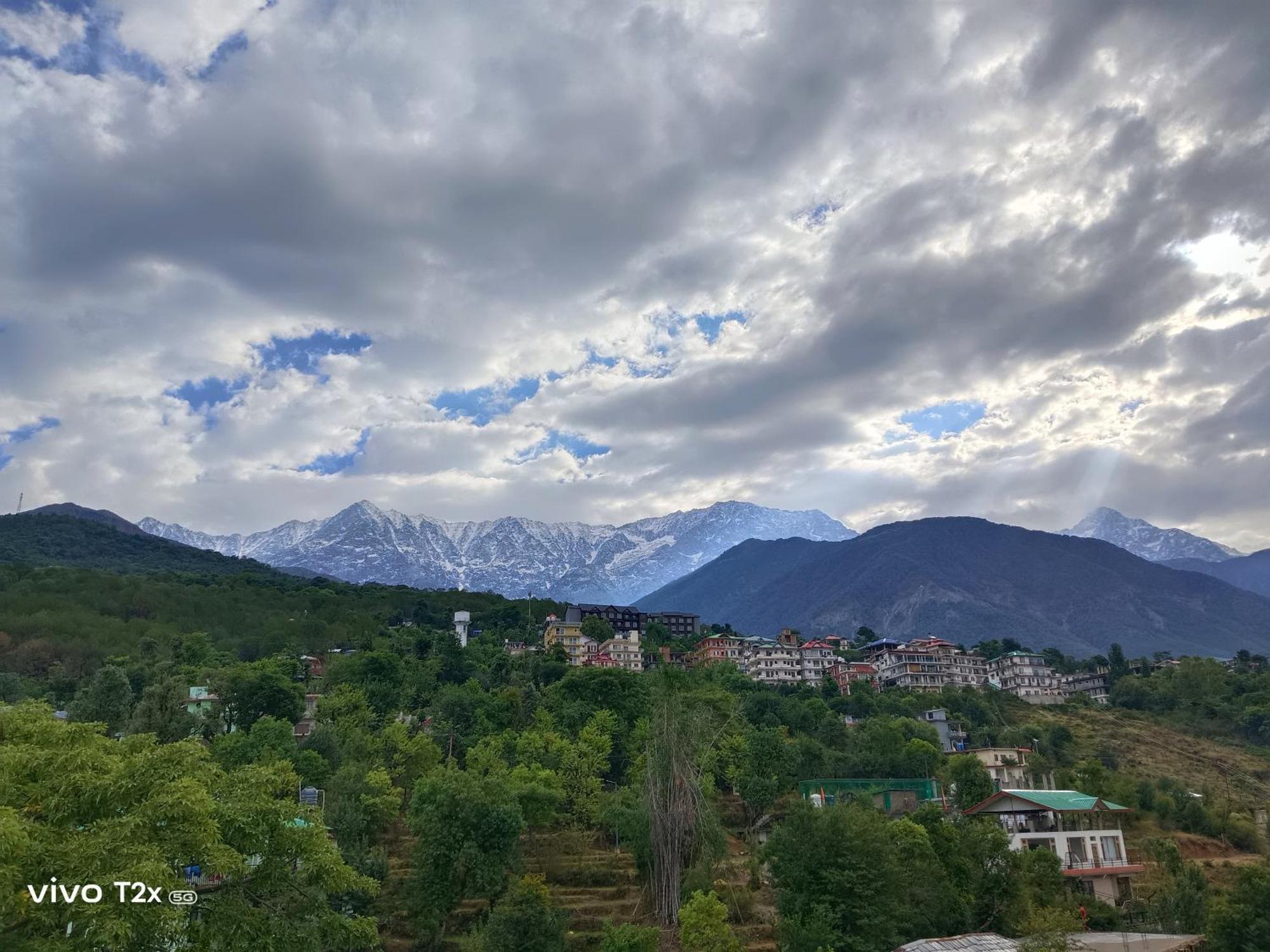 Happy Home Stay, Дармсала Экстерьер фото